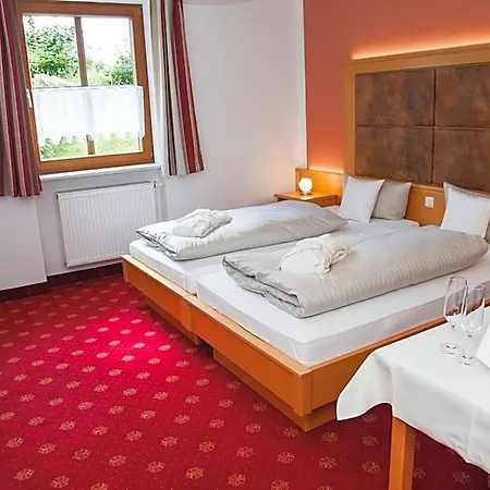 Schlossgasthof Roesch Szálloda 3*