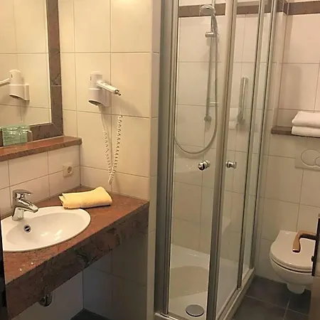 ホテル Schlossgasthof Roesch 3*